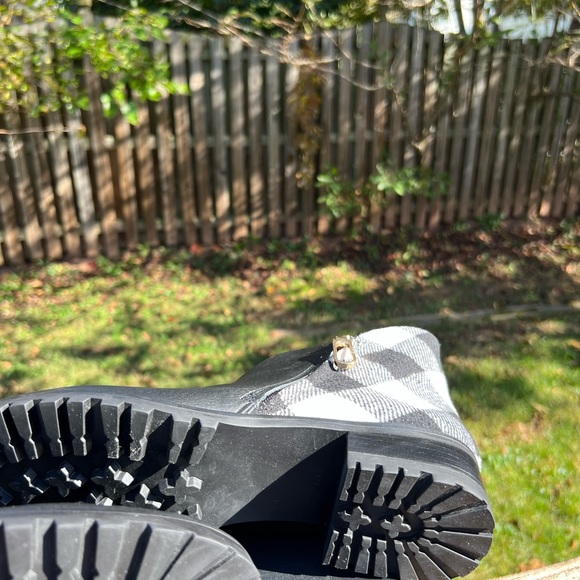 NWT Talbots Gorgeous Black Leather Fabric Check Heel Zip Trish Ankle Boots - Picture 4 of 6